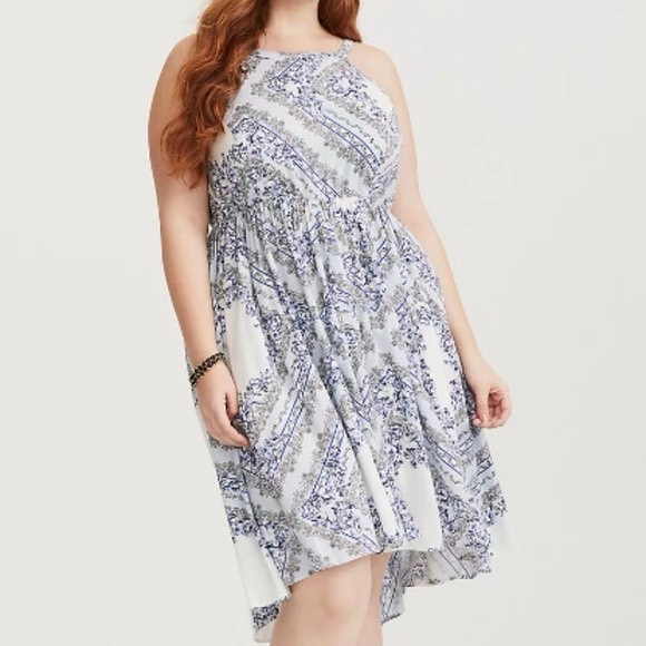 Torrid Blue and White Floral Dress Size 2 - Picture 1 of 7